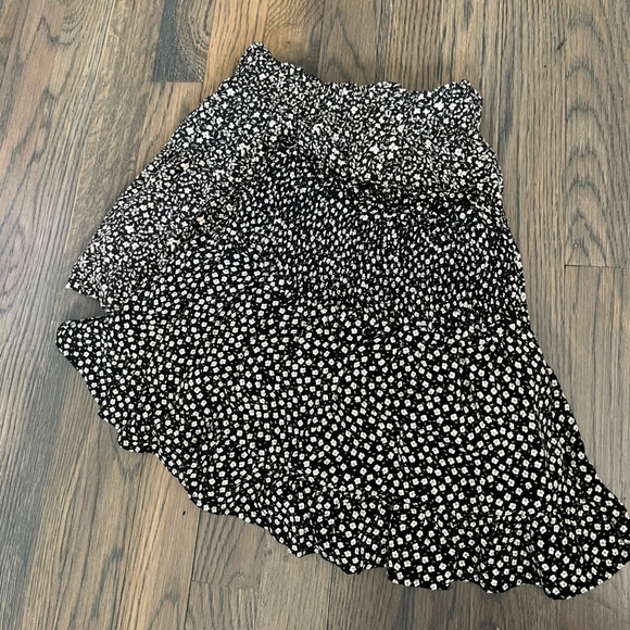 See of two mini skirts by Zara, size 8-9 - Picture 1 of 6